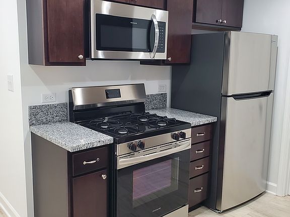 4th image of 5027 W Washington Blvd #1E