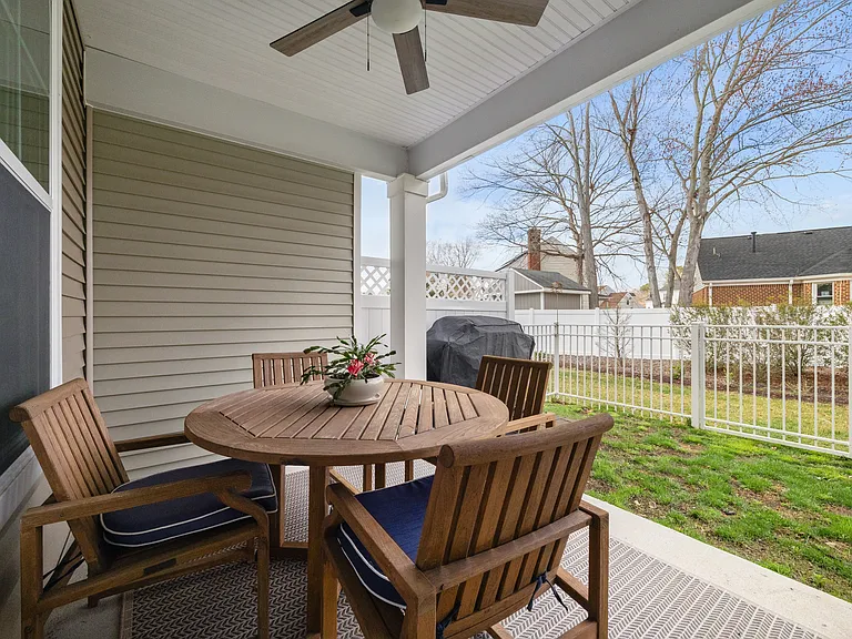 4260 Longleaf Pl — Photo 37