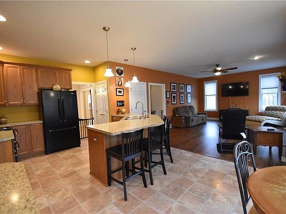 4th image of 7599 Lake Meadow Dr