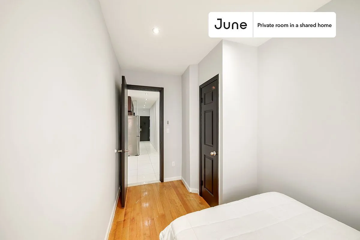 Full bedroom in 4 bed/2 bath home in Upper West Side #761 A — Photo 3