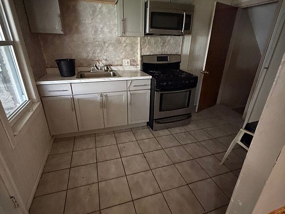 5th image of 6262 Schaefer Rd