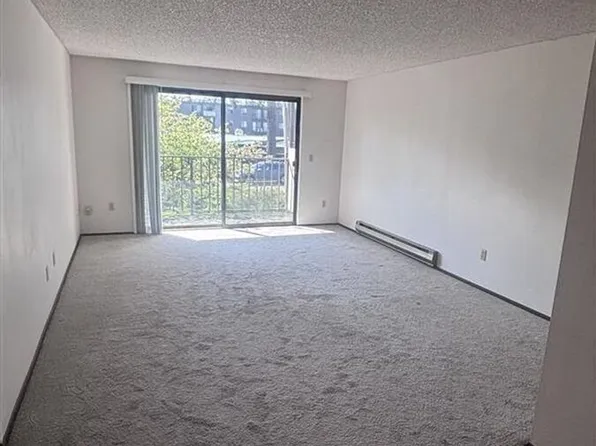 11500 15th Ave NE #203, Seattle, WA 98125