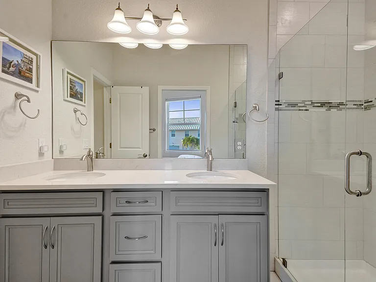 1300 Eucalyptus Dr #3 — Photo 9