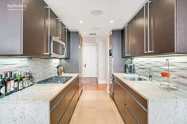 Rented by Sotheby's International Realty | media 10