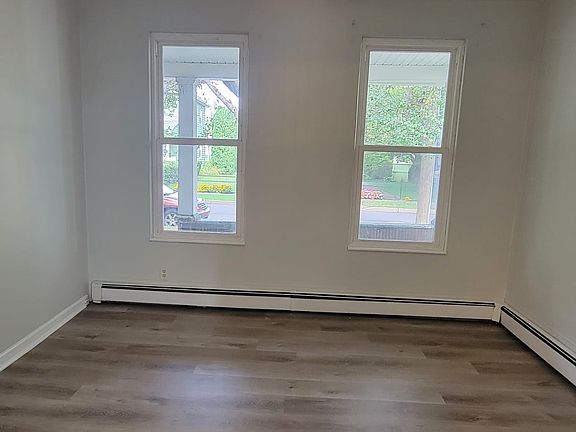 2nd image of 127 S Maple Ave #127