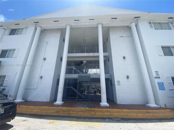 13700 NE 6th Ave APT 305, North Miami, FL 33161