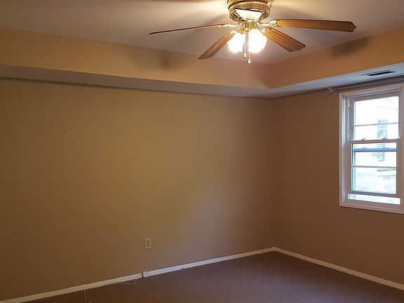 3rd image of 169 Cromwell Ave