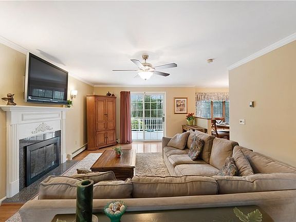 3rd image of 21 Regina Dr