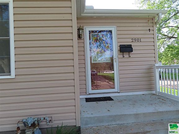 2nd image of 2901 S Coral St