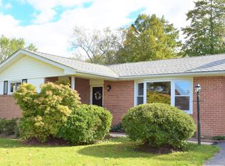 6113 Rolling View Dr, Sykesville, MD 21784