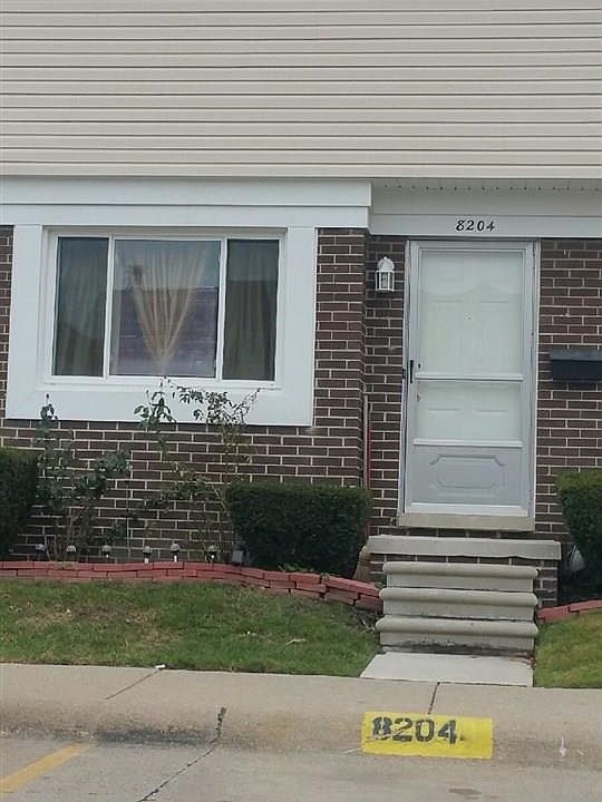 1st image of 8204 Farnum Ave