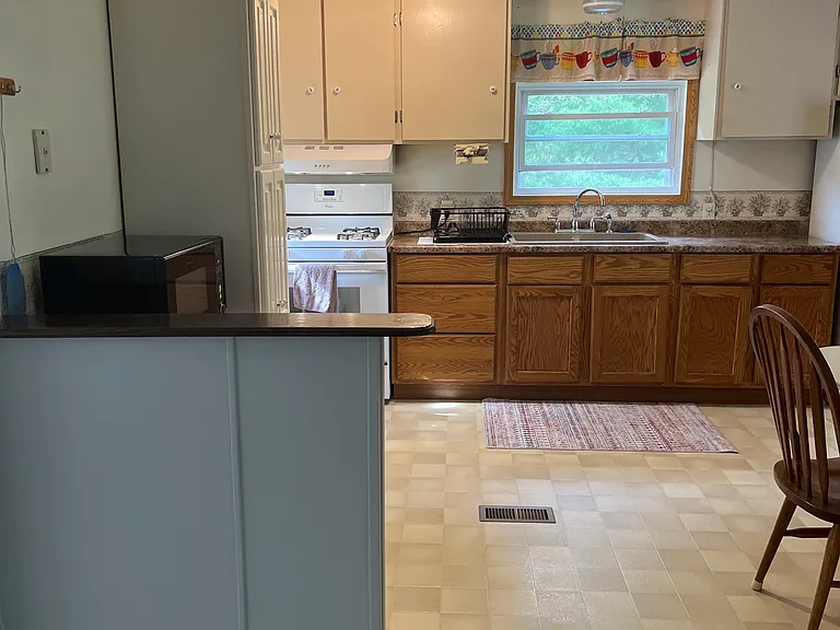 5203 Slattery Rd — Photo 3