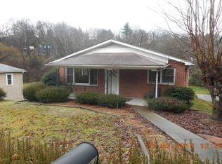 174 Welch St, Waynesville, NC 28786