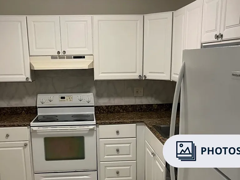 4304 NW 9th Ave #1A — Photo 1