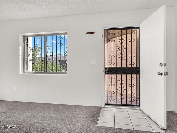 2nd image of 4961 E Bellevue St