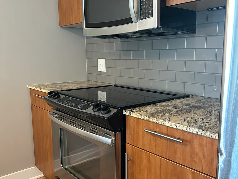 550 N State St #4906 — Photo 3