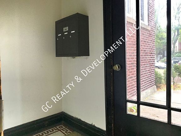 2nd image of 1732 W Wallen Ave APT 2