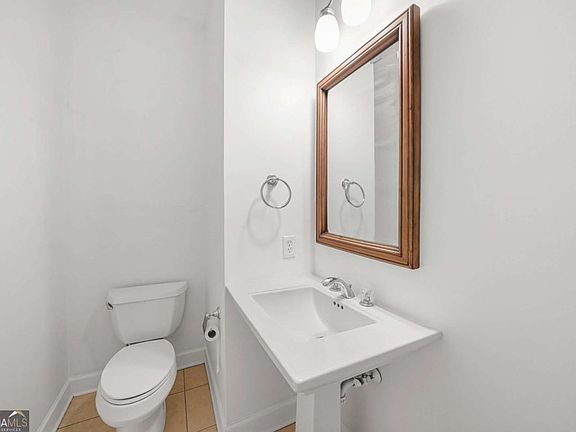 4th image of 3071 Lenox Rd NE APT 11