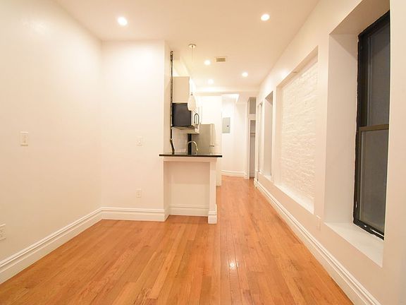 5th image of 824 9th Ave #2RN