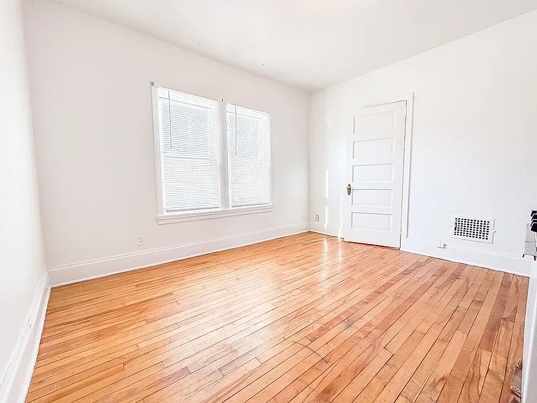 1632 Jefferson St — Photo 12