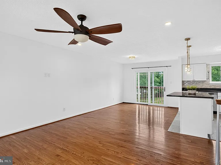 13296 Hollinger Ave — Photo 19
