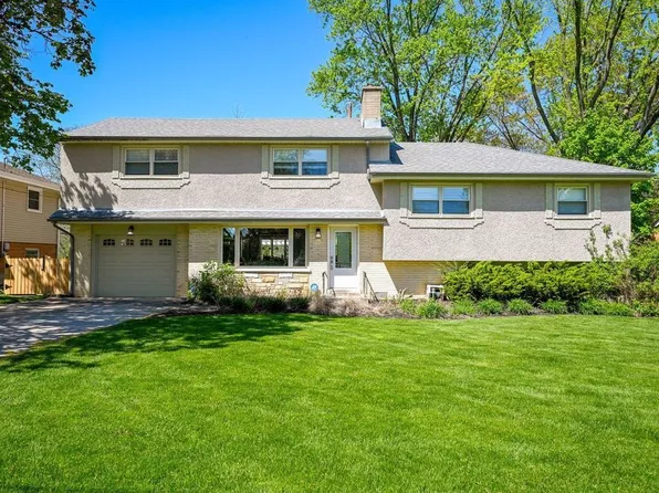 1710 Wilmette St, Wheaton, IL 60187