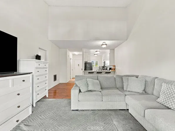 26051 Vermont Ave Unit 301C, Harbor City, CA 90710