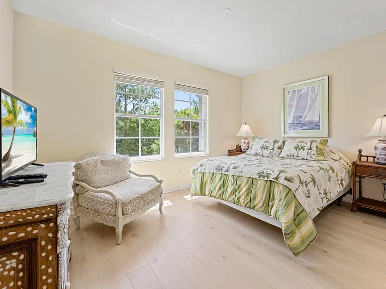 1043 Vintner Blvd — Photo 49