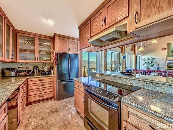 5th image of 305 Heather Cir