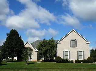 2082 Woodcreek Crossing Blvd, Avon, IN 46123