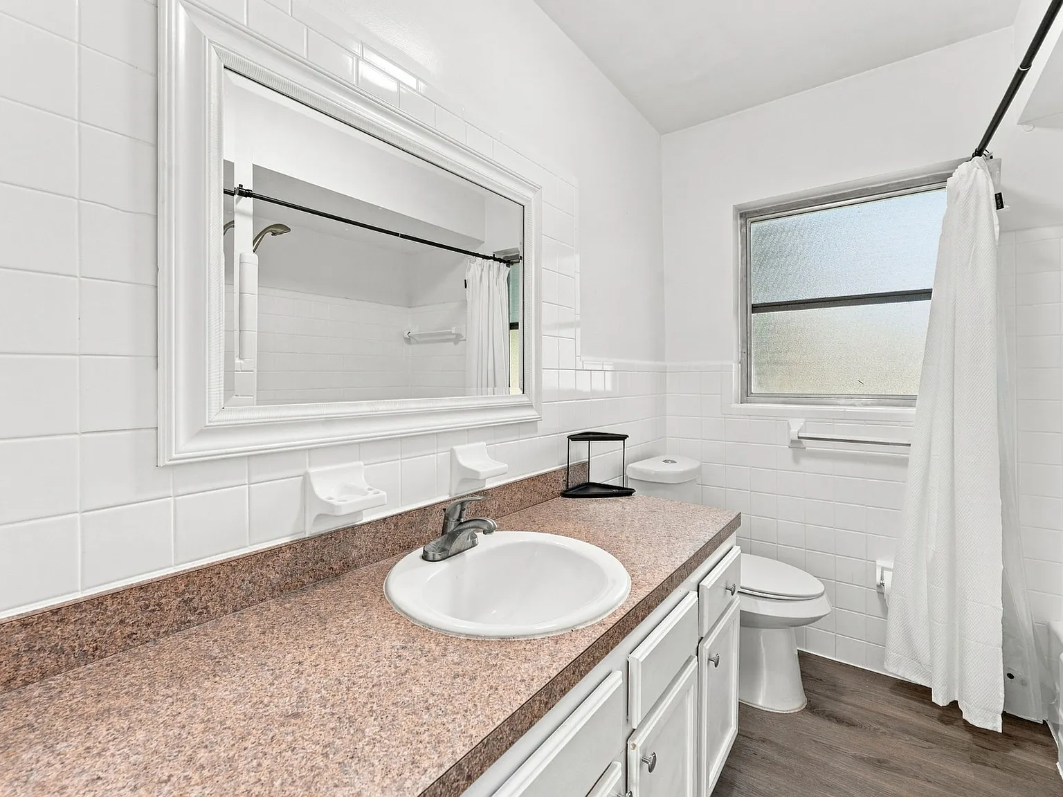 2 bed, 766 sqft, $2,500 — Photo 2