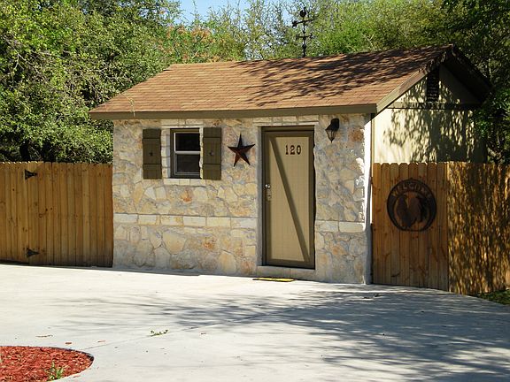 3rd image of 120 Poplar Dr