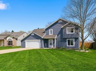 11212 Crested Oak Ct, Fort Wayne, IN