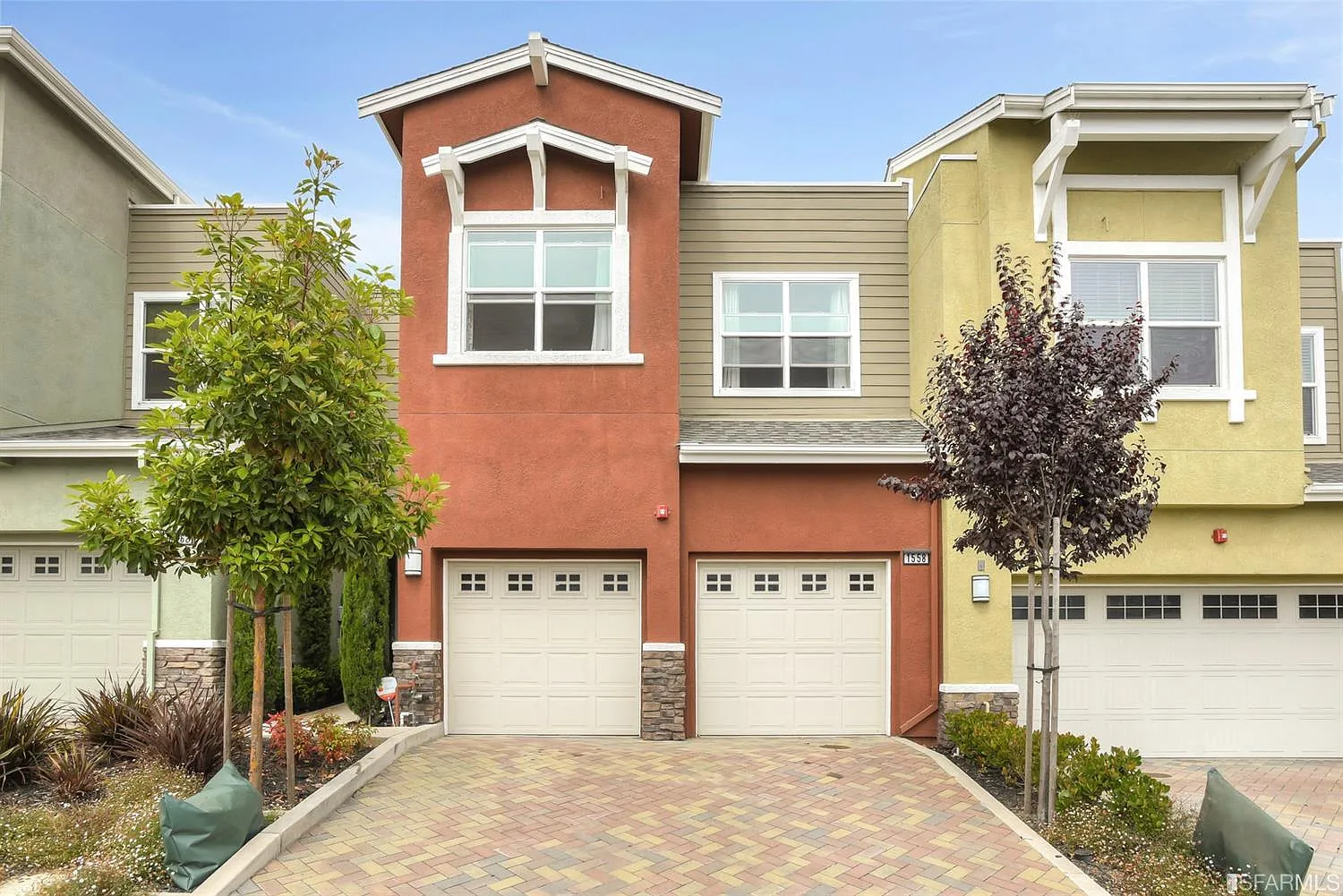 1558 Annie St photo 1