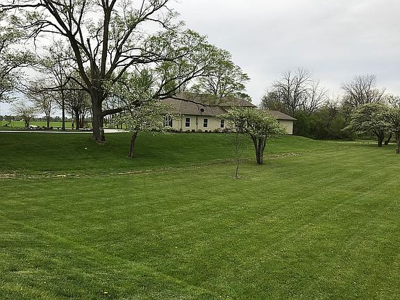 4th image of 720 Fostoria Rd