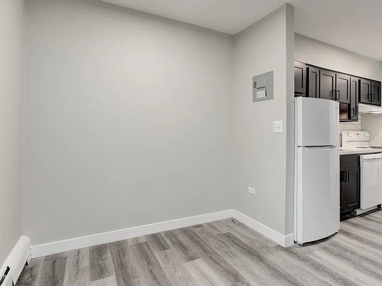 1 and 2 Bedroom Modern Renovated Living with a Community Courtyard & Dog Park in North Denver — Photo 19