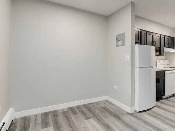 Modern Renovated Living with a Community Courtyard & Dog Park in North Denver