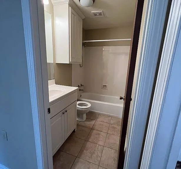 752 Kenmore Ave — Photo 16