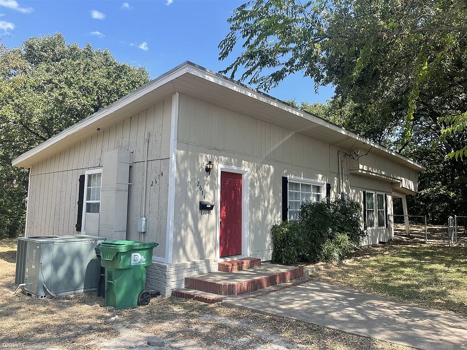 2614 N Elm