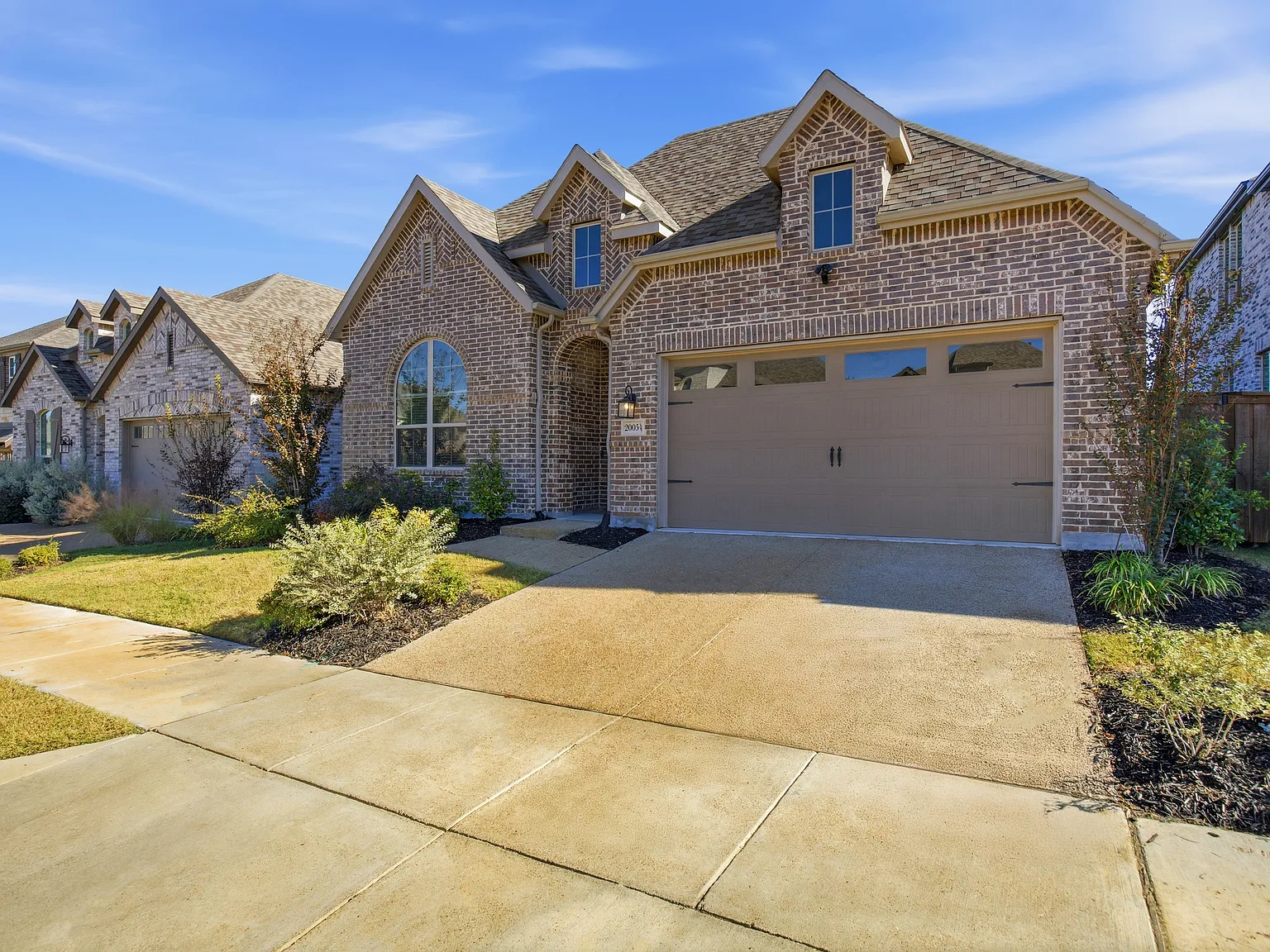 4 bed, 2291 sqft, $3,200 — Photo 3