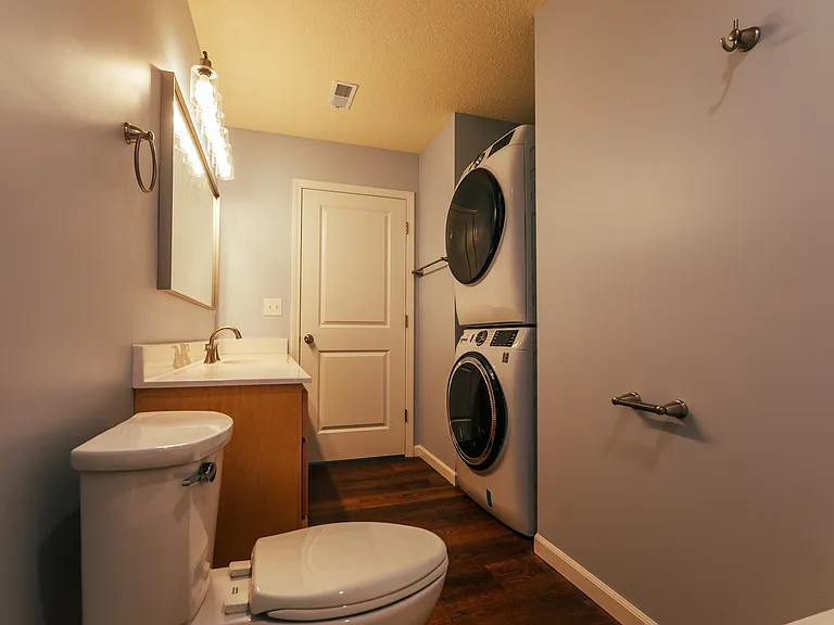 300 E Bacon St — Photo 27