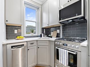 131 Park Dr APT 40, Boston, MA 02215