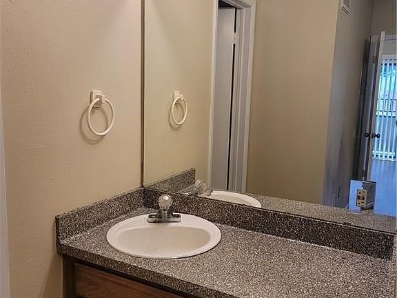 5th image of 2714 Nueces St APT 107