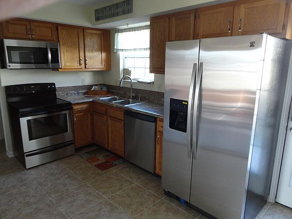 5th image of 435 NW Black Oak Dr