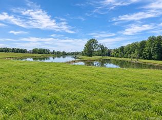 6260 Hidden Forrest Dr, Swartz Creek, MI 48473