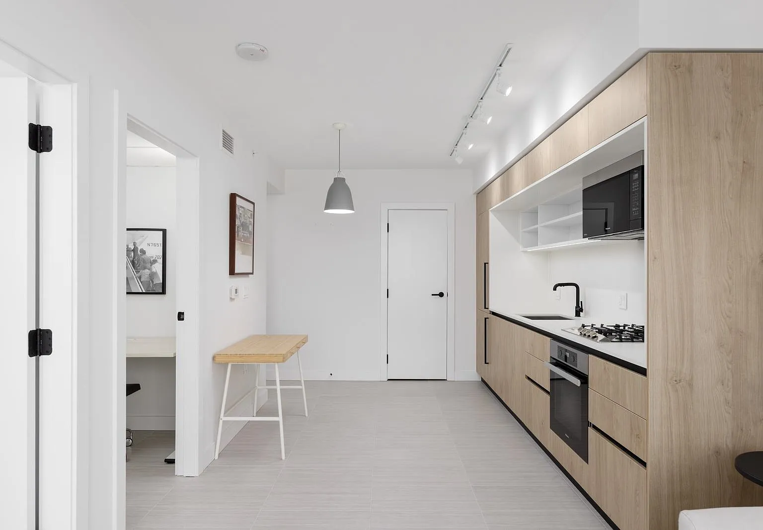 1 bed, 527 sqft, $2,200 — Photo 3