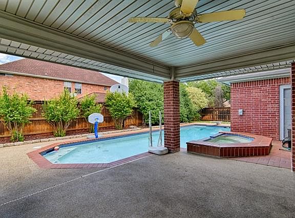 2nd image of 6501 Ashwood Dr