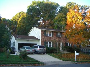10405 Collingham Dr, Fairfax, VA 22032