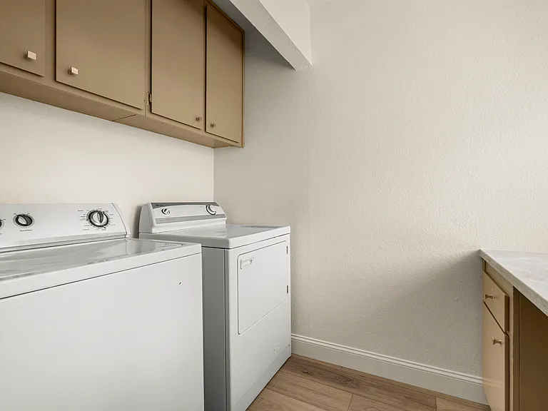 5607 Walnut Ave #9 — Photo 32