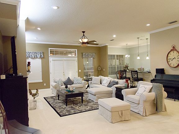 4th image of 9857 Cresswell Ln N
